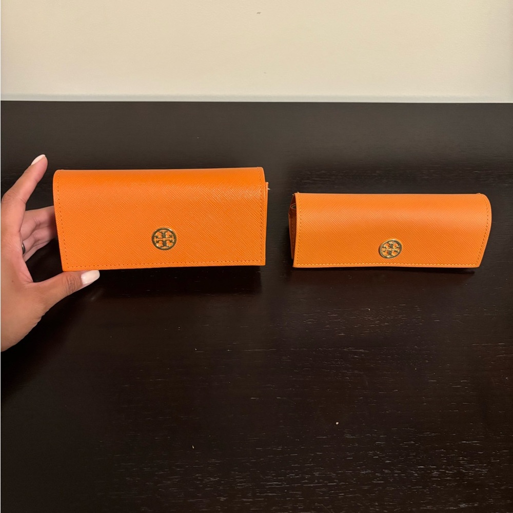 Tory Burch - Sunglasses & Eyeglasses Case